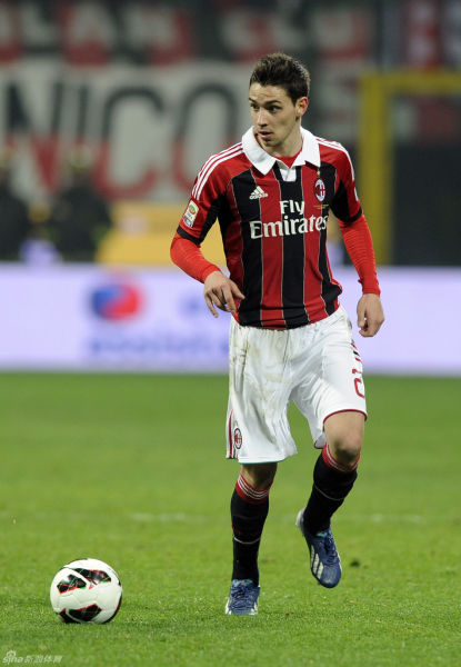 西甲第19轮：姆巴佩2射1传阿诺德助攻+伤退 皇马3-0毕巴距榜首1分（西甲第19轮：姆巴佩2球1助 阿诺德送助攻后伤退 皇马3-0毕巴距榜首仅1分）