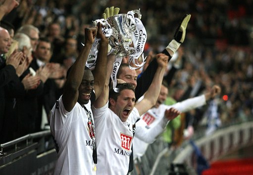 弗赖堡门将阿图博卢：诺伊尔是最伟大门将，他改变了这项运动（弗赖堡门将阿图博卢：诺伊尔是史上最佳门将，重塑了这项运动）