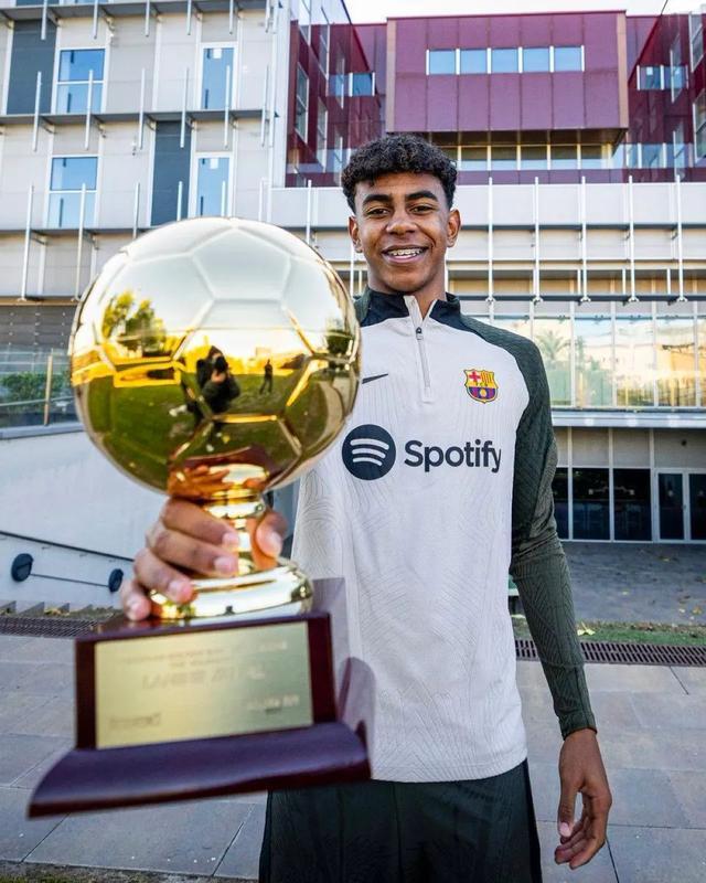 绿帽哥：阿莫林将在下赛季离开，格拉斯纳希望执教曼联（报道：阿莫林下赛季将离队，格拉斯纳有意执教曼联）