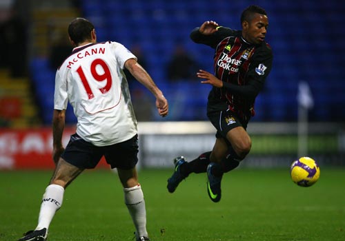 张镇麟上海首秀出战7分钟，3中3得到6分