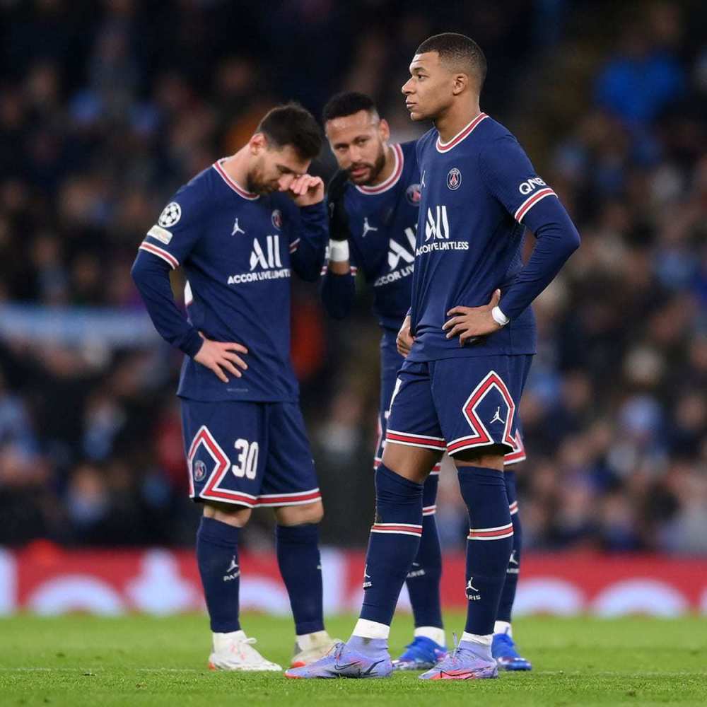 德甲战报：卡尔破门，凯恩点射救主，拜仁慕尼黑2-2美因茨（德甲快讯：凯恩点球扳平、卡尔建功，拜仁2-2战平美因茨）