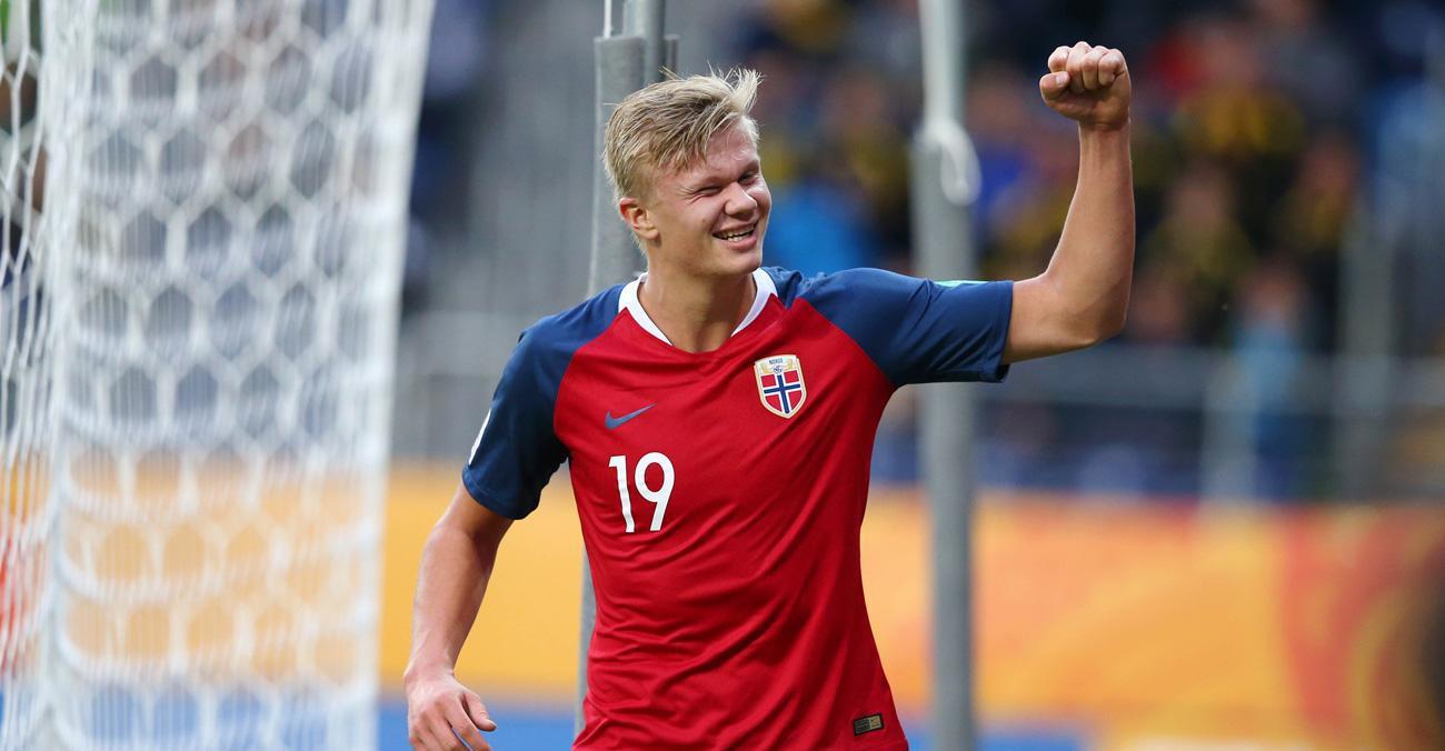 上任后首次露面，国足新帅邵佳一现场观战中国U22vs越南U22（履新后首次公开亮相，国足新帅邵佳一现身观战U22中国队对阵U22越南队）