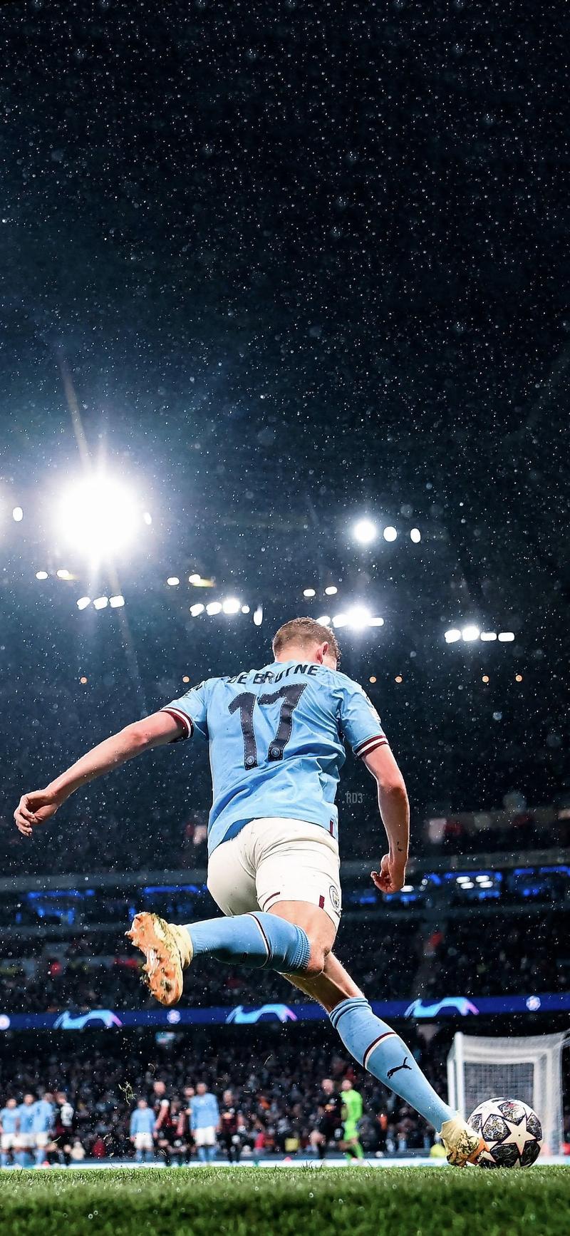 贝克汉姆捧杯狂喜，14岁小七穿抹胸太成熟，大儿子却在家熬汤