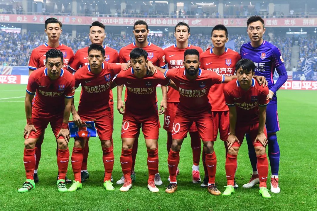 PTSD了？当值德国籍VAR裁判提醒主裁河南队后卫用手阻挡射门