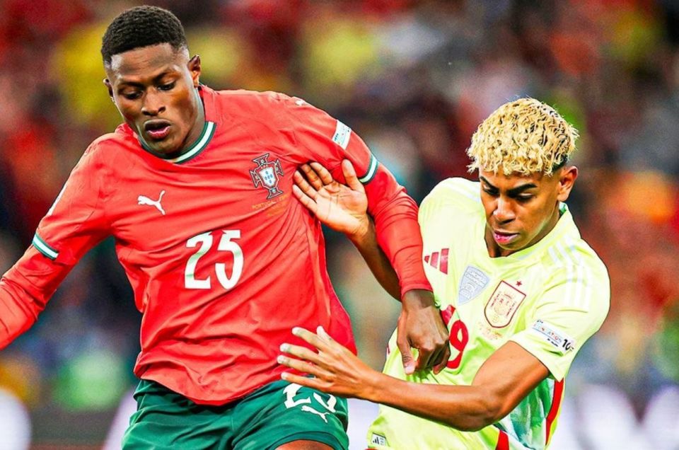 U22国足门将栾毅：少一人作战大家仍团结在一起，平局不容易