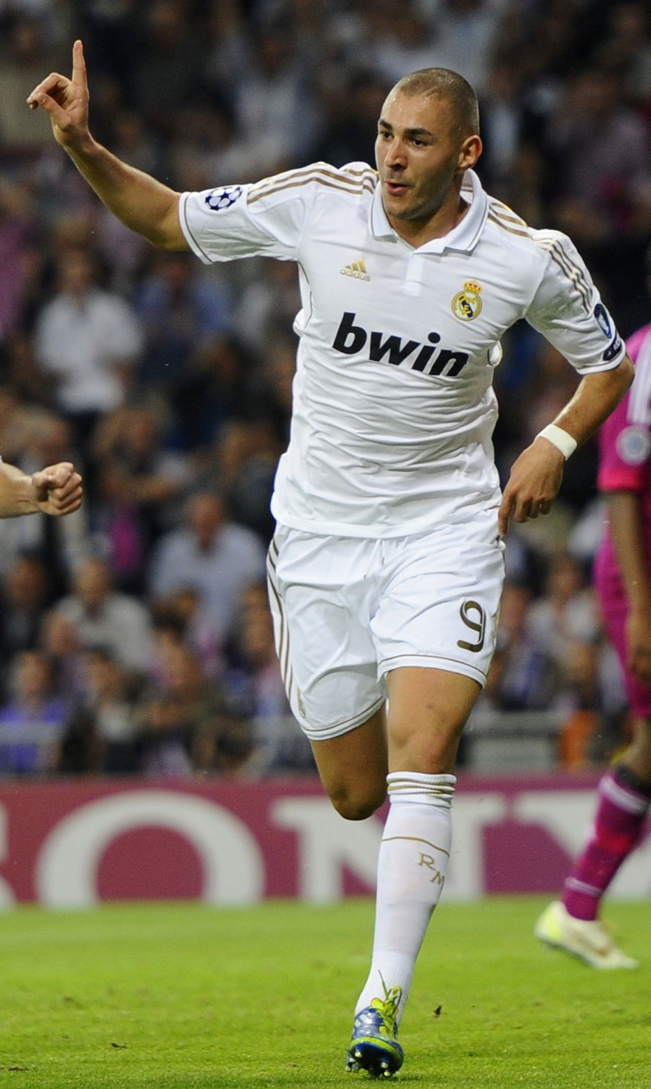 队友：梅西在场上场下都给我建议！跟他当队友是梦想成真！