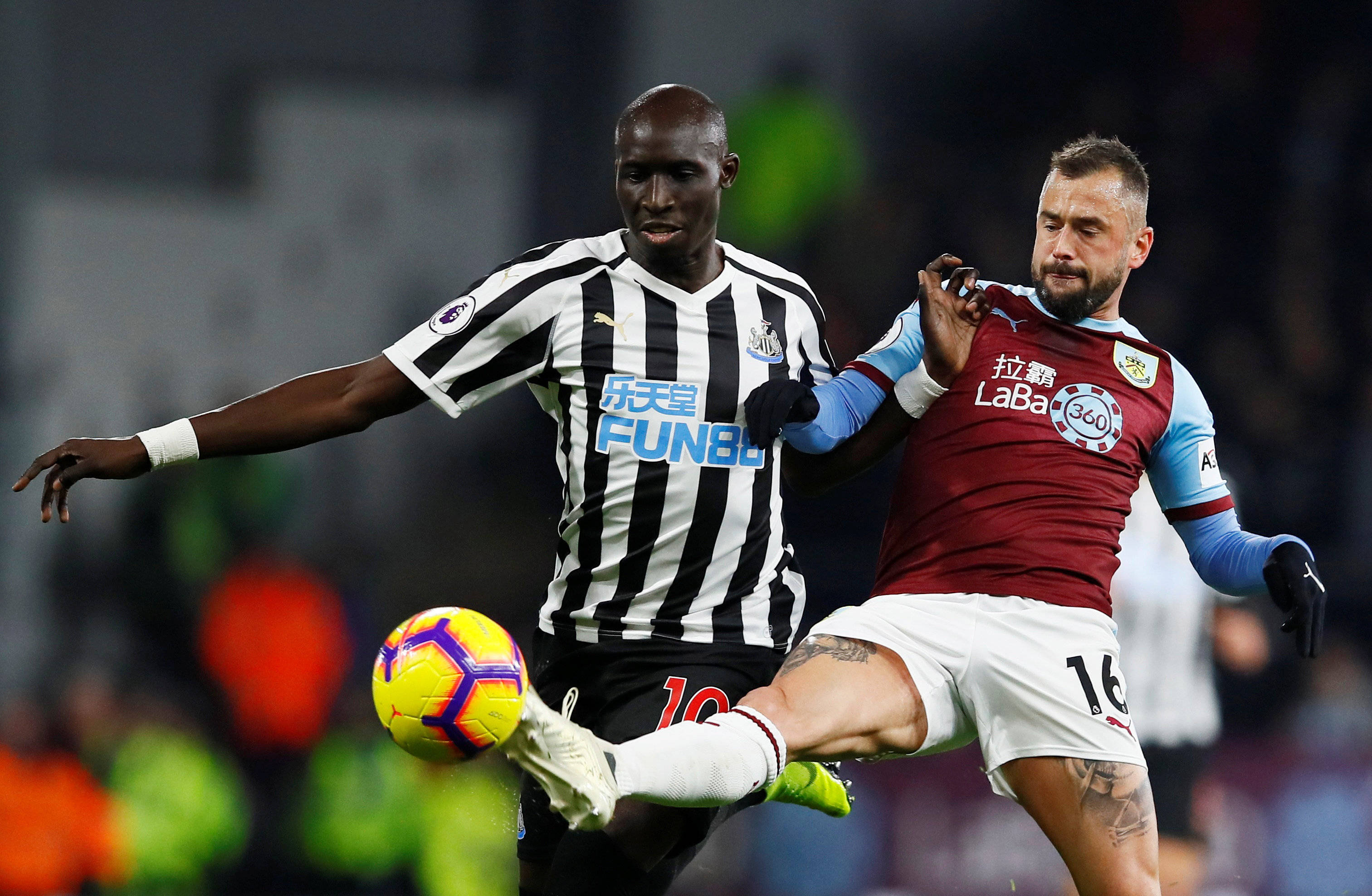 曼联计划在2026年以约7500万英镑签下巴莱巴，但需等待未来转会窗口，且交易需布莱顿同意。