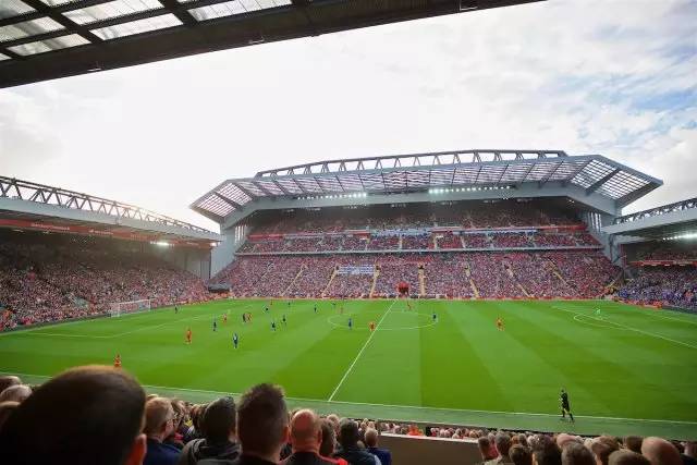 上半场太拉！唐斯14中6空砍24分8篮板3助攻